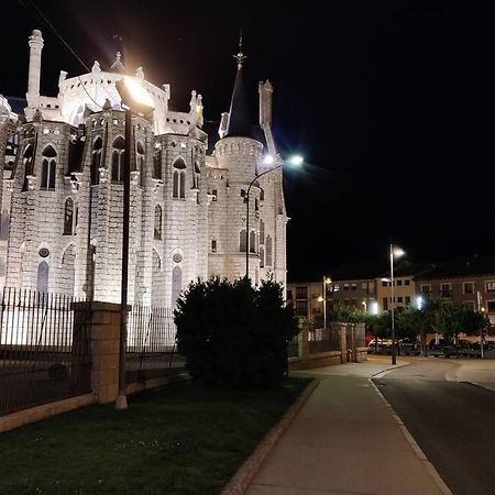 Vivienda Turística Los Sitios en Astorga Exterior foto