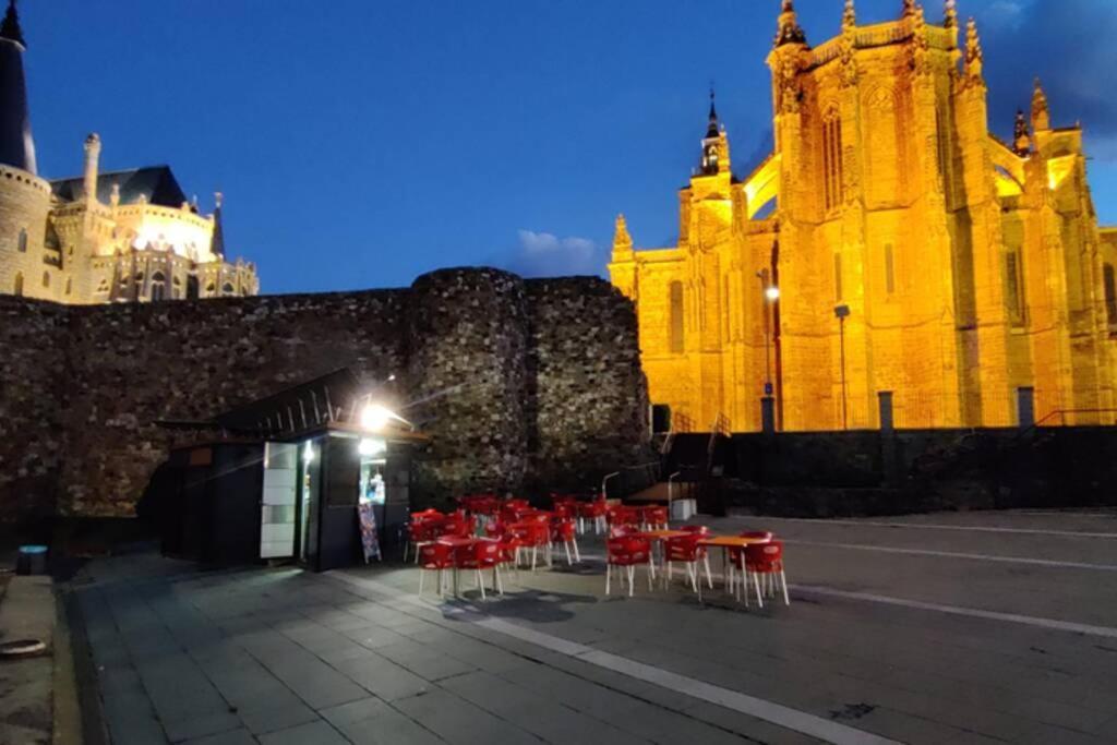 Vivienda Turística Los Sitios en Astorga Exterior foto